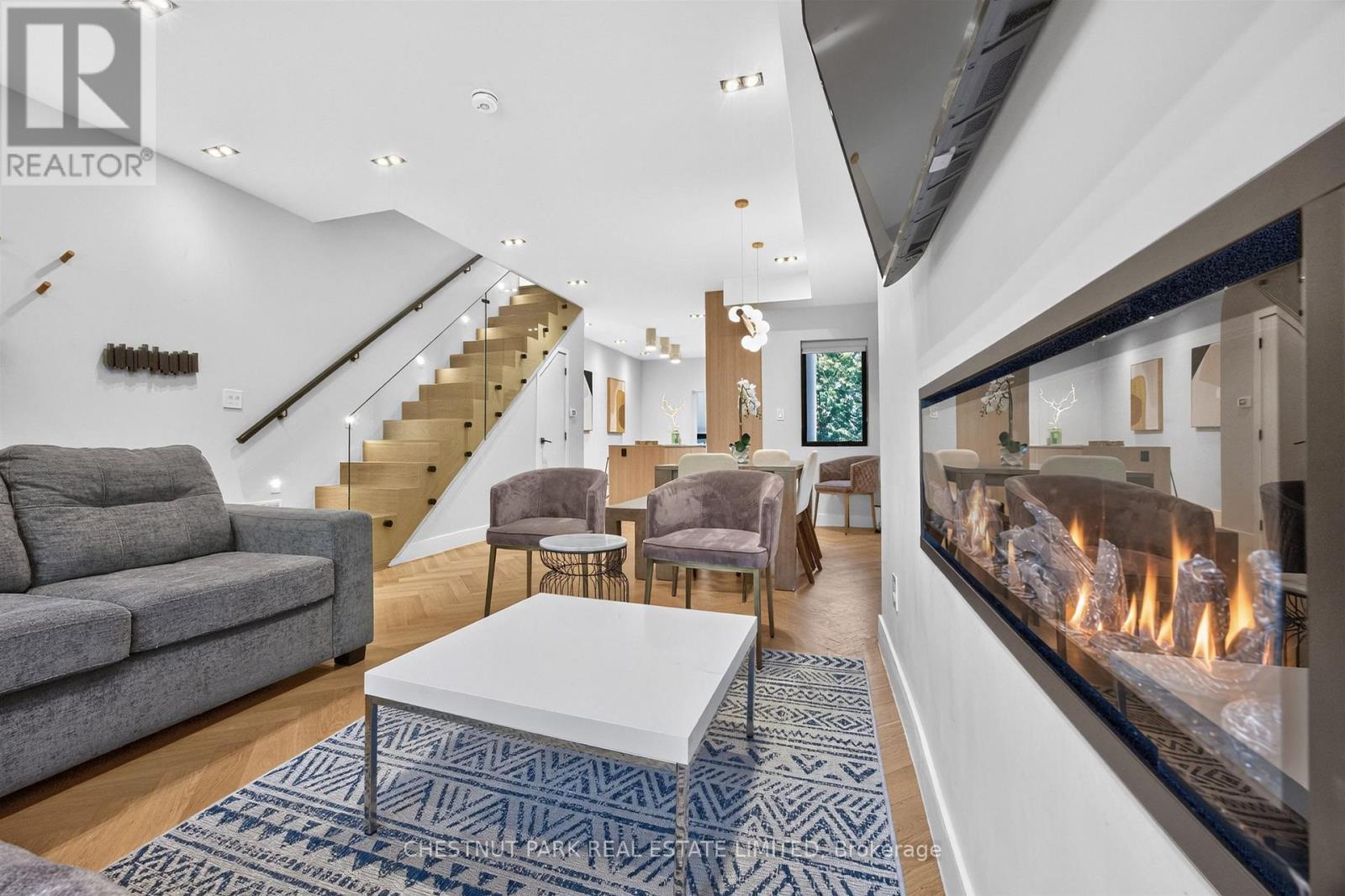 26 Caroline Avenue, Toronto, ON photo 9