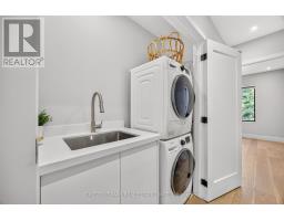 26 Caroline Avenue, Toronto, ON M4M2X7 Photo 35