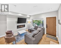 Primary Bedroom - 26 Caroline Avenue, Toronto, ON M4M2X7 Photo 6