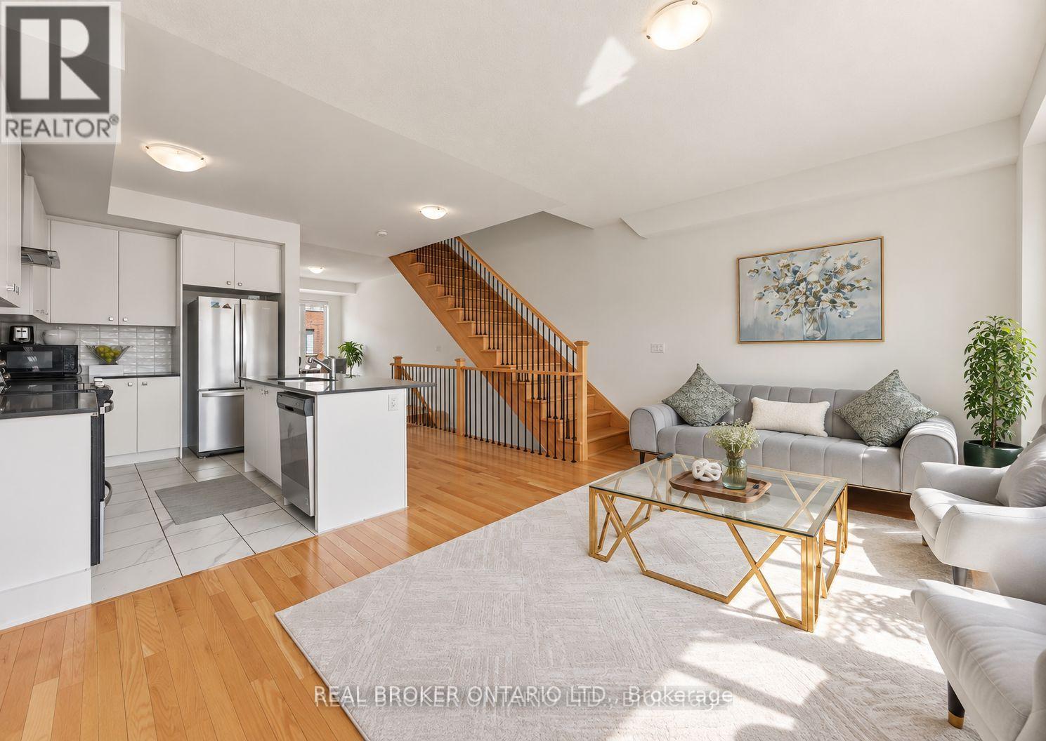 9 Nautical Way, Whitby, ON photo 5