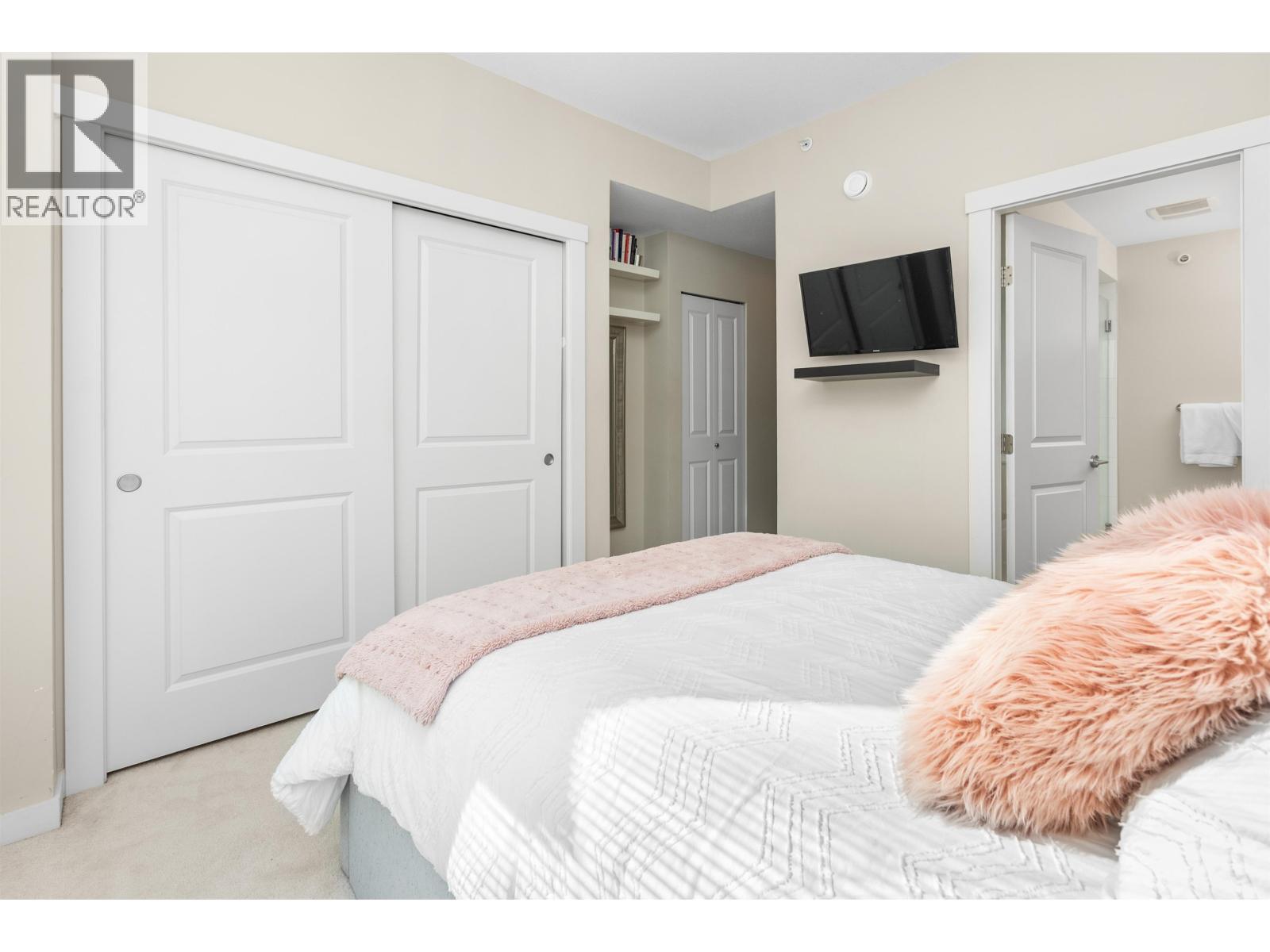 38375 EAGLEWIND BOULEVARD, Squamish