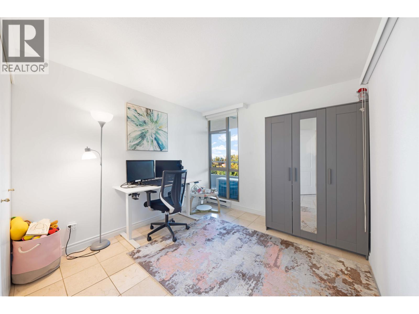 803 1327 E KEITH ROAD, North Vancouver
