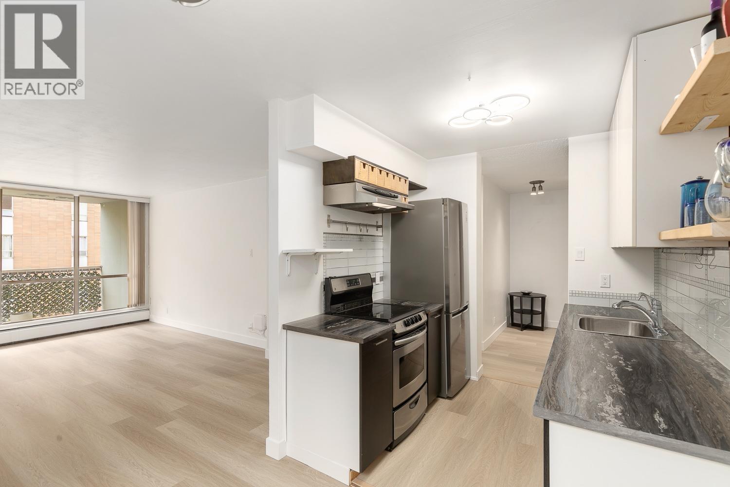 604 2016 FULLERTON AVENUE, North Vancouver
