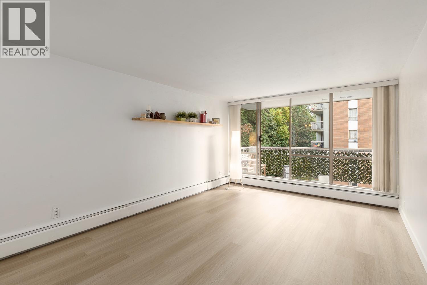 604 2016 FULLERTON AVENUE, North Vancouver