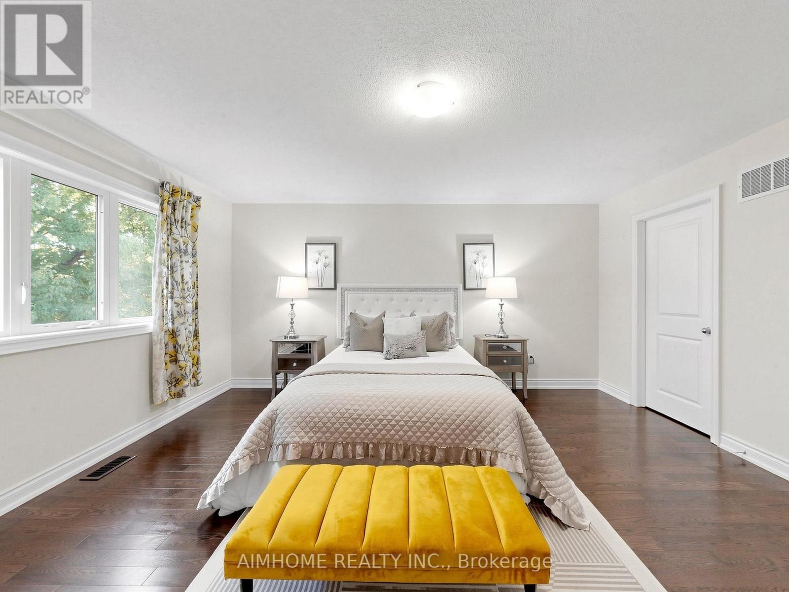 75 CHELSEA CRESCENT - 34