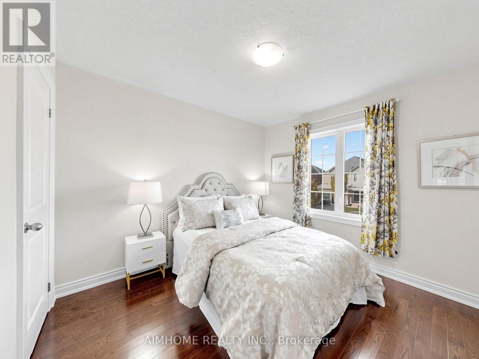75 CHELSEA CRESCENT - 40