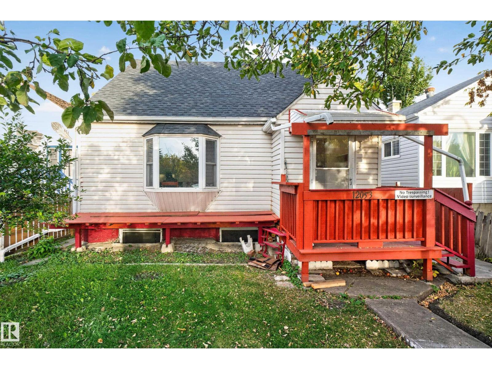 12053 97 ST NW, Edmonton, Alberta, T5G1Y8