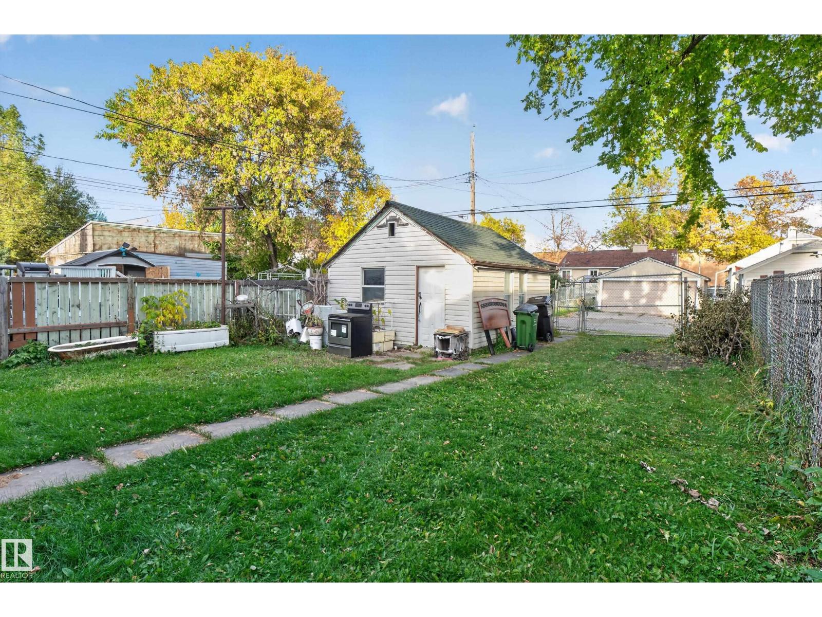 12053 97 ST NW - 25