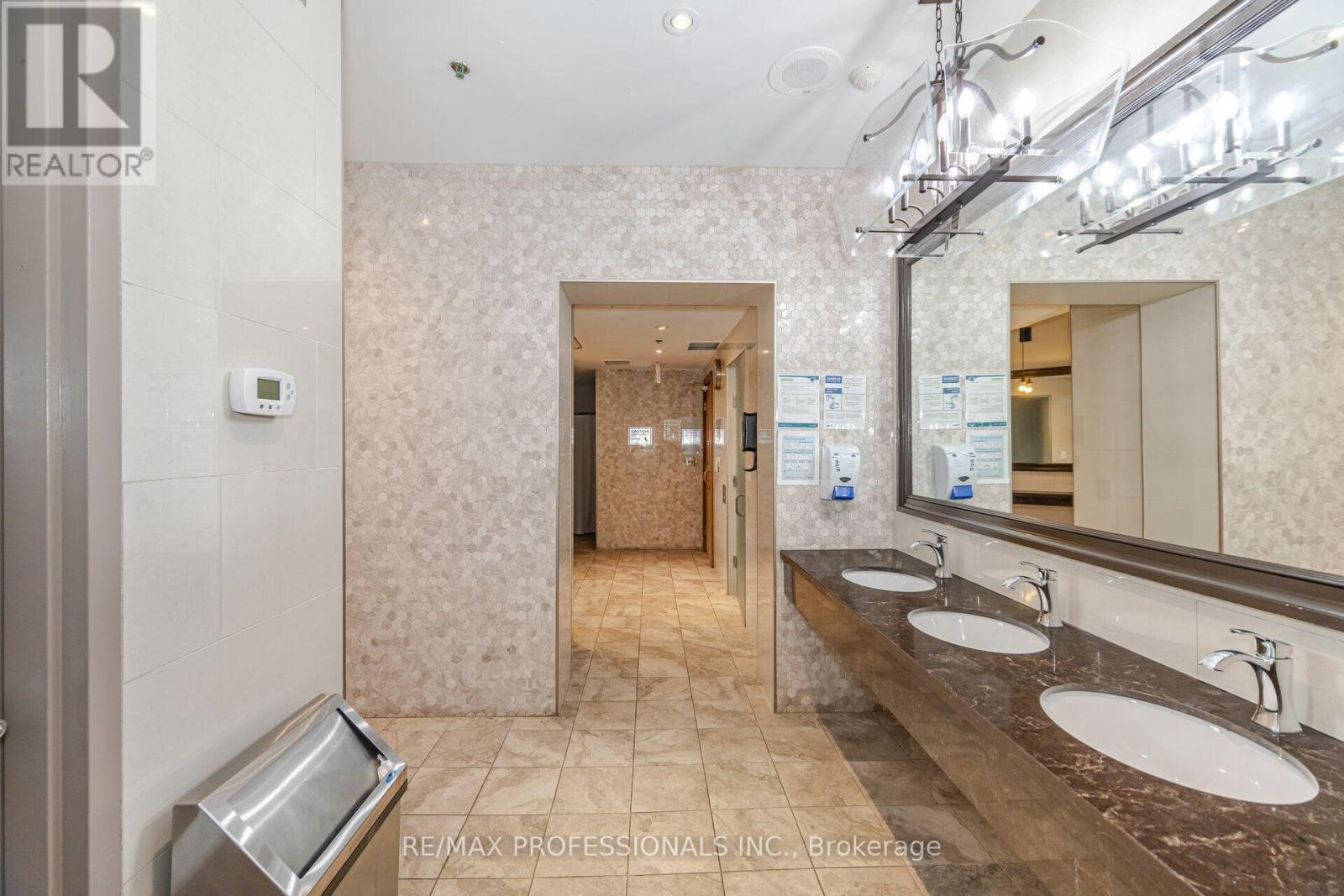 #4203 1 PALACE PIER COURT - 37