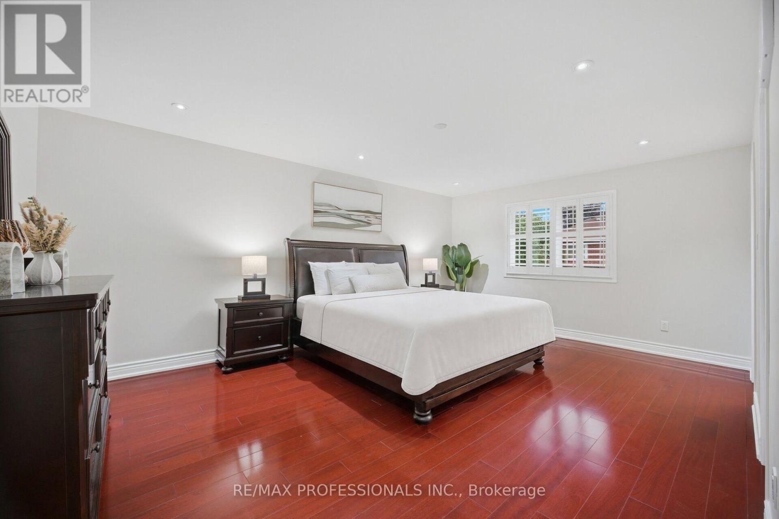 4 MCFADDEN DRIVE - 24