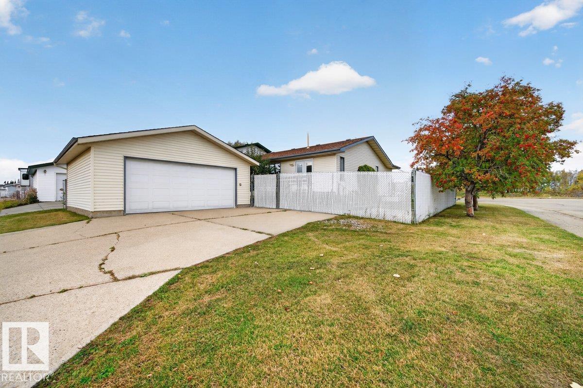 825 Grandin DR - 35