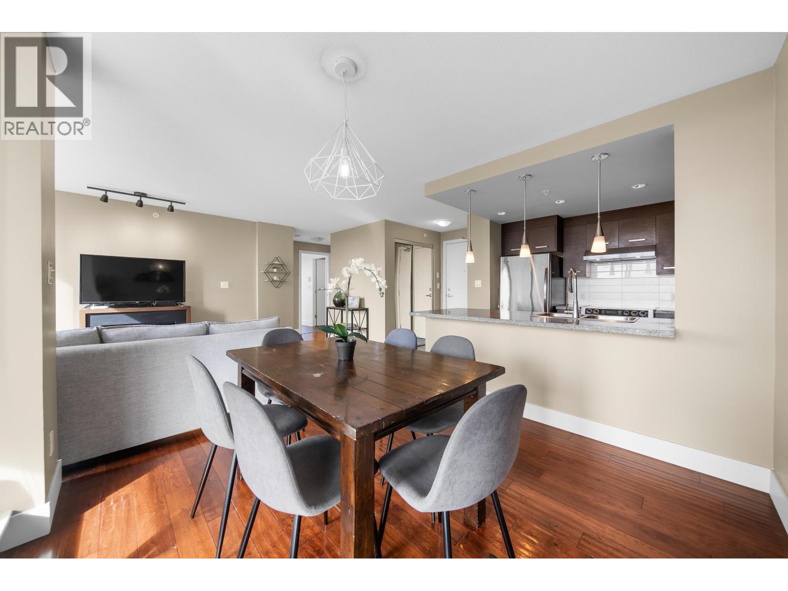 805 2959 GLEN DRIVE, Coquitlam - Image 1