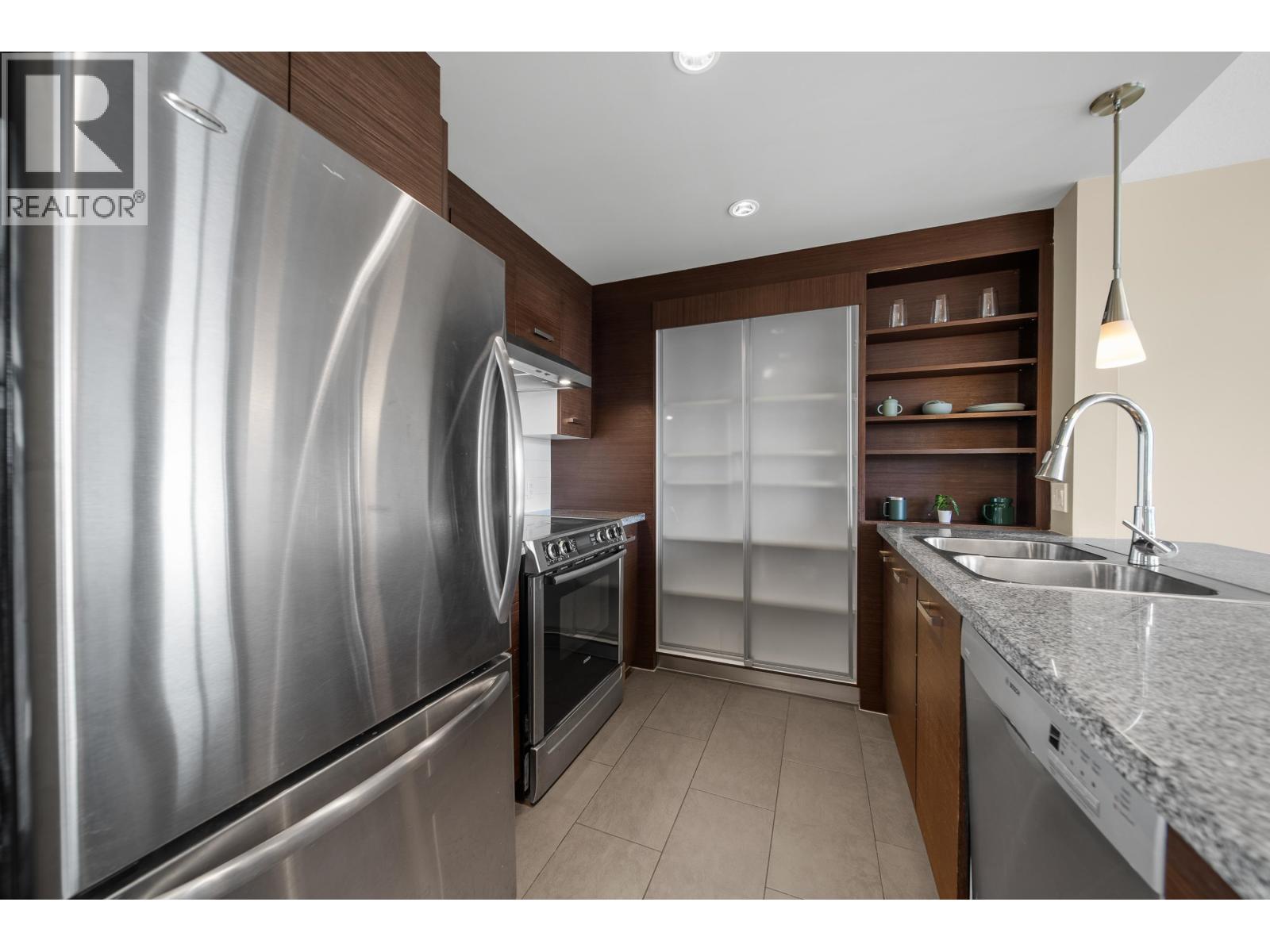 805 2959 GLEN DRIVE, Coquitlam - Image 1