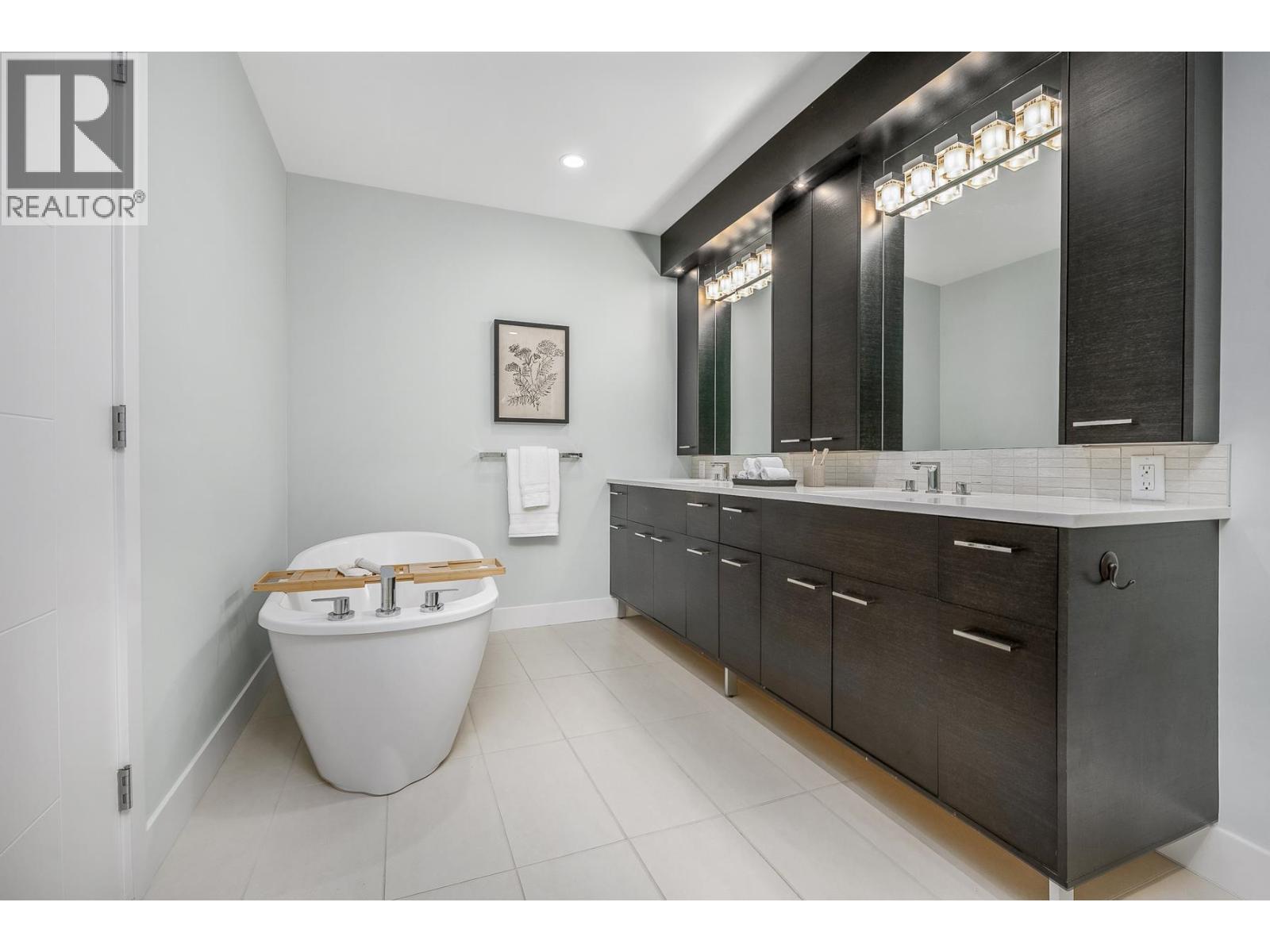 #400-1212 HUNTER Road, Delta