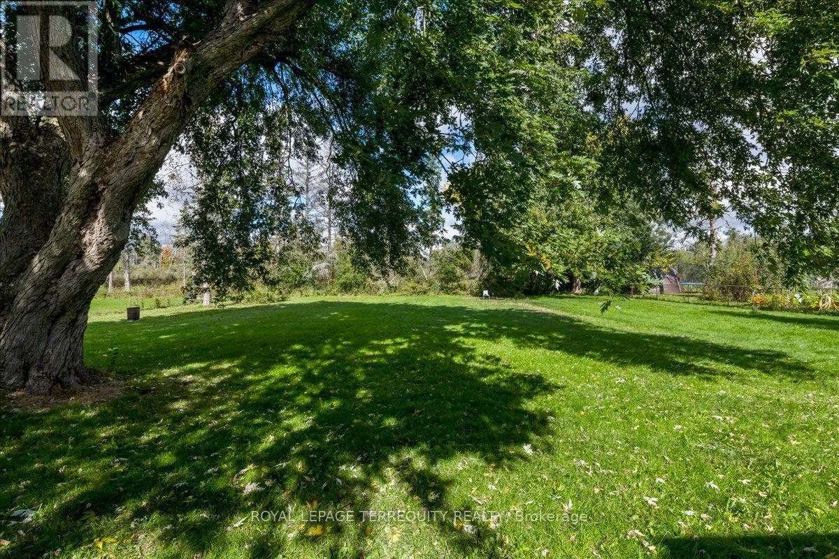 1092 Old Barrie Road West — photo 32