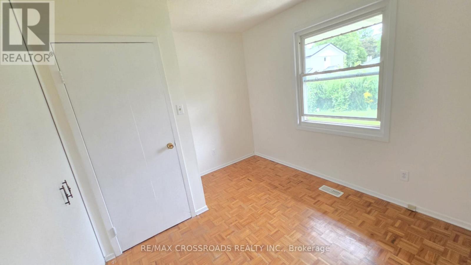 106 Kimberly Crescent — photo 11