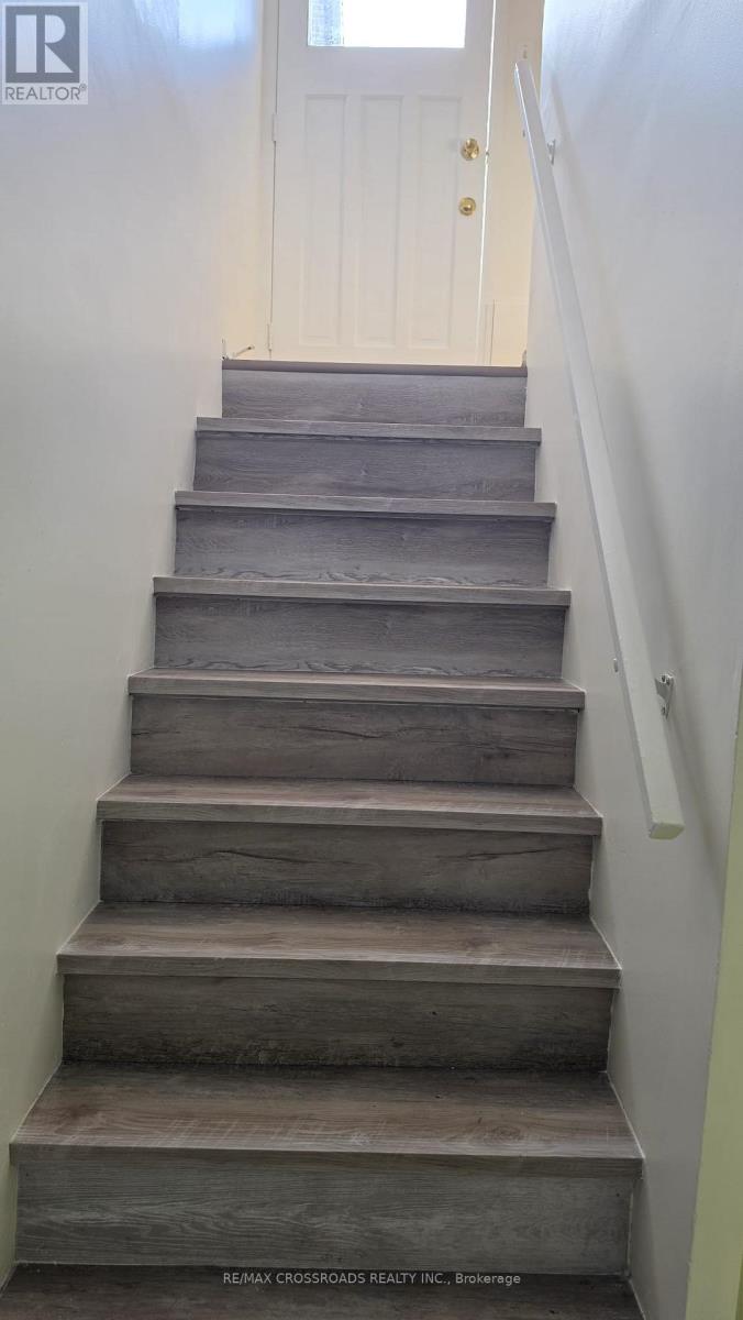 106 Kimberly Crescent — photo 16