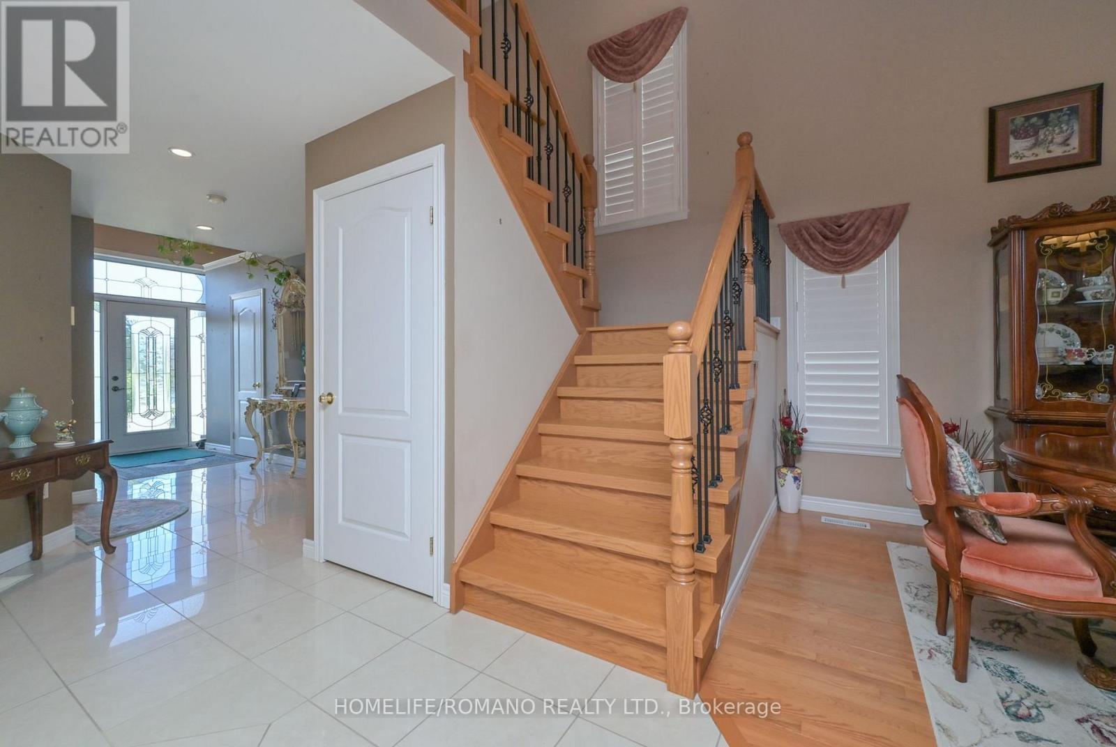 1052 GREENHILL AVENUE - 12