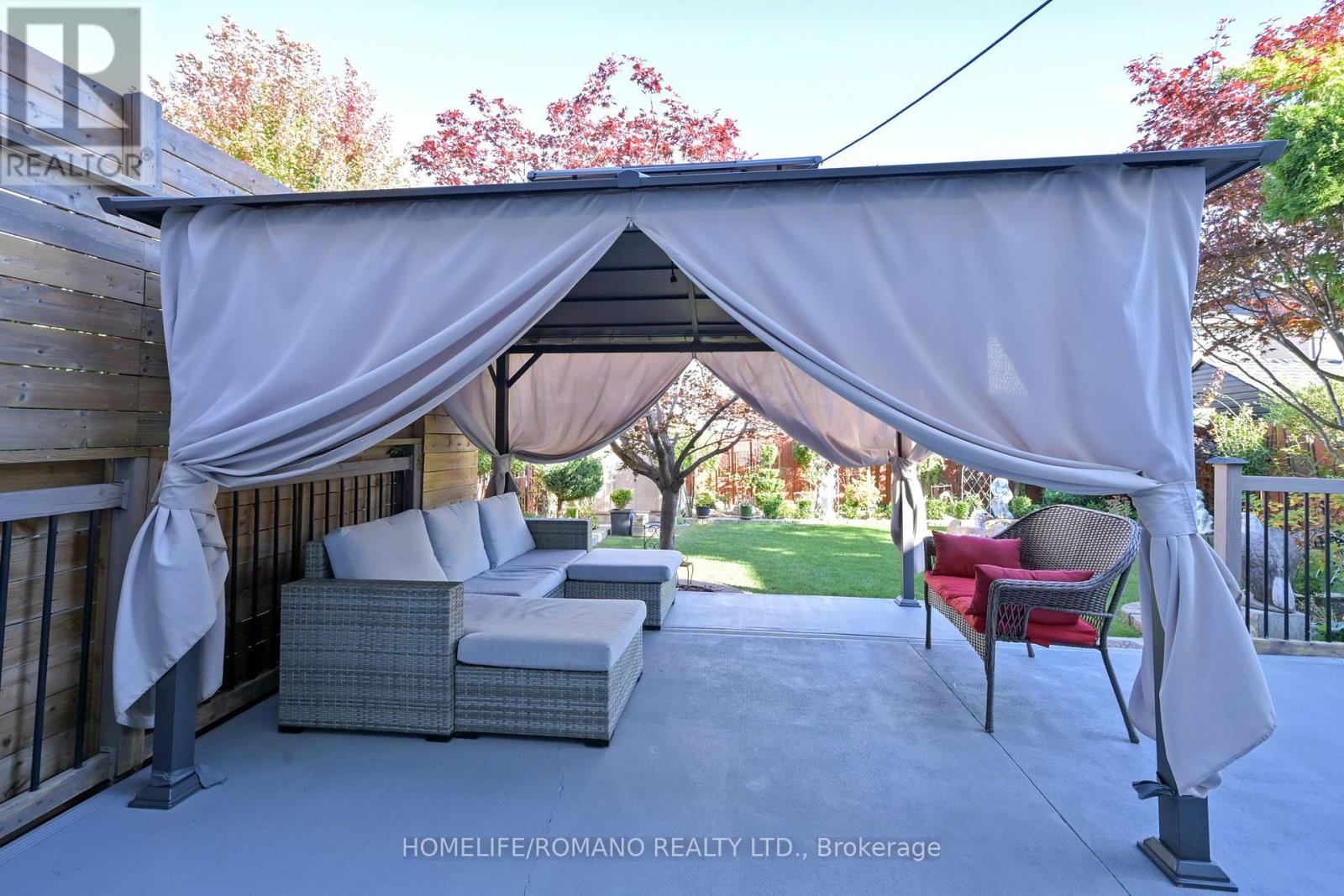 1052 GREENHILL AVENUE - 33