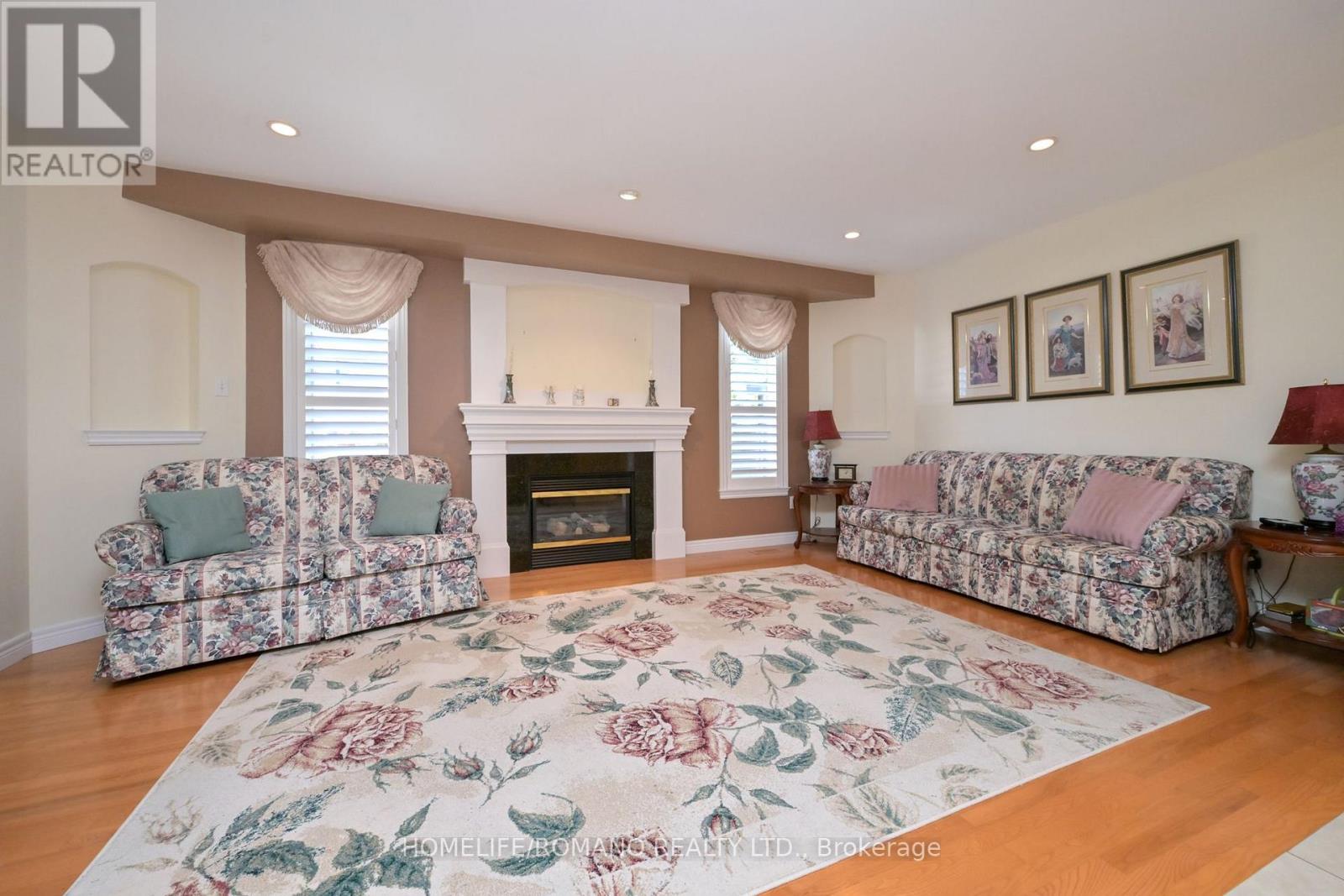 1052 GREENHILL AVENUE - 7