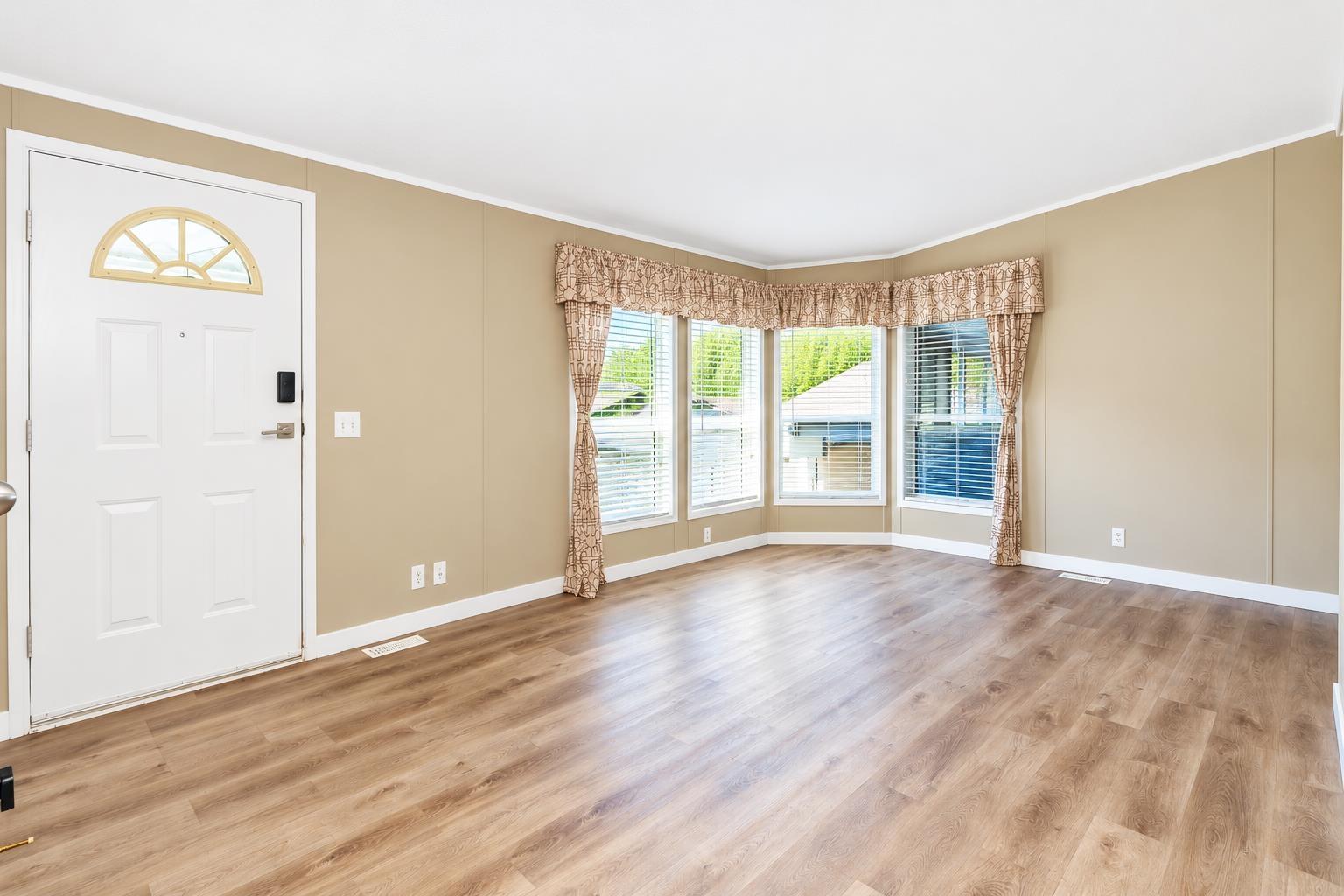 91 41168 LOUGHEED HIGHWAY, Mission