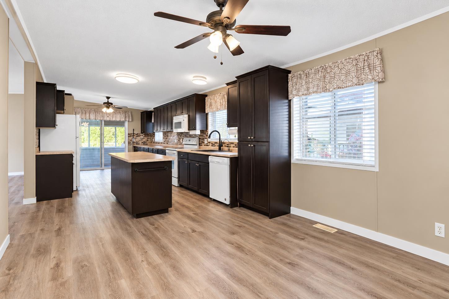 91 41168 LOUGHEED HIGHWAY, Mission