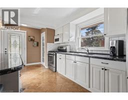 Family room - 366 East 17th Street, Hamilton, ON L9A4N2 Photo 9
