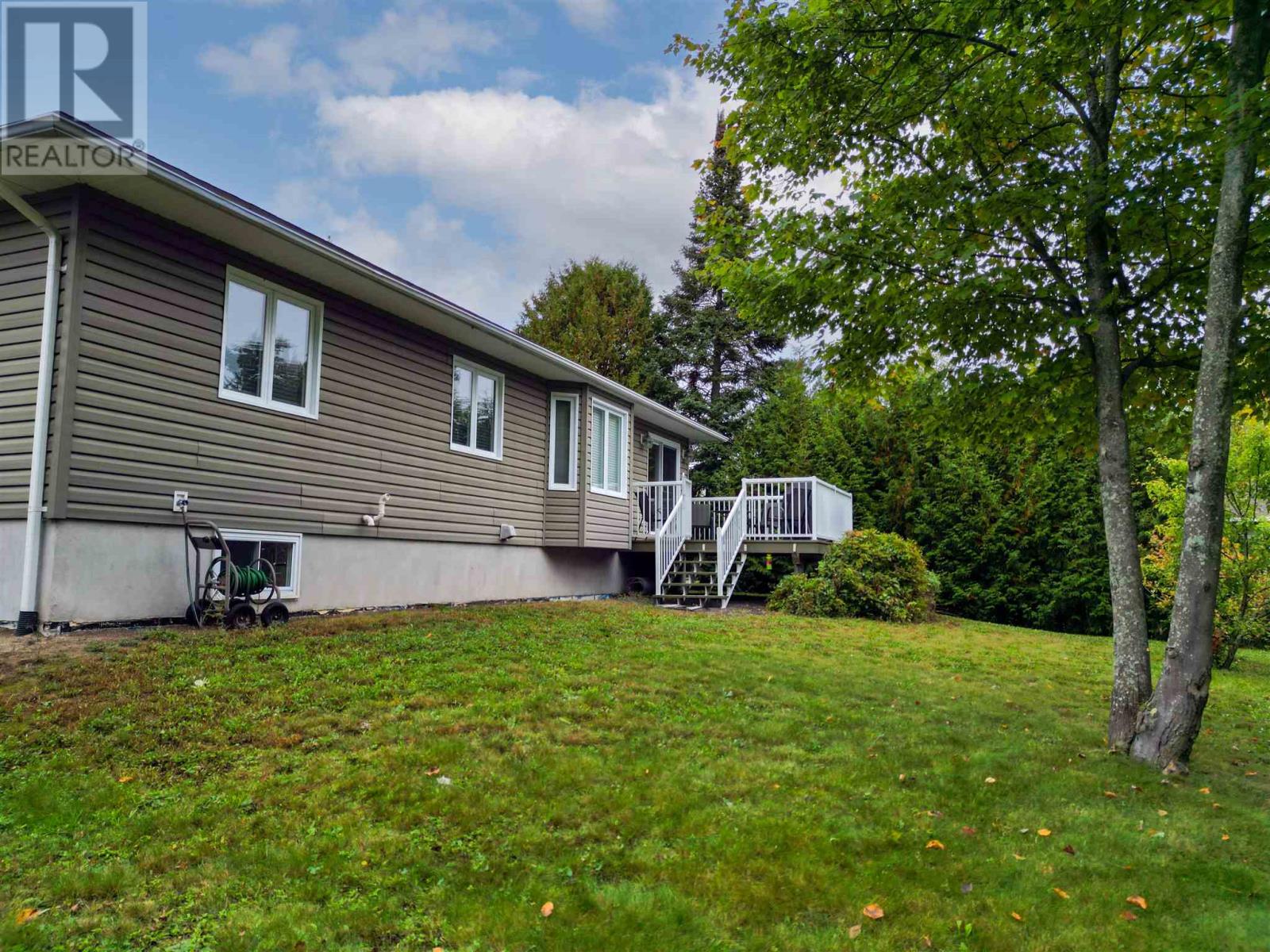 173 Youngfox Rd — photo 36