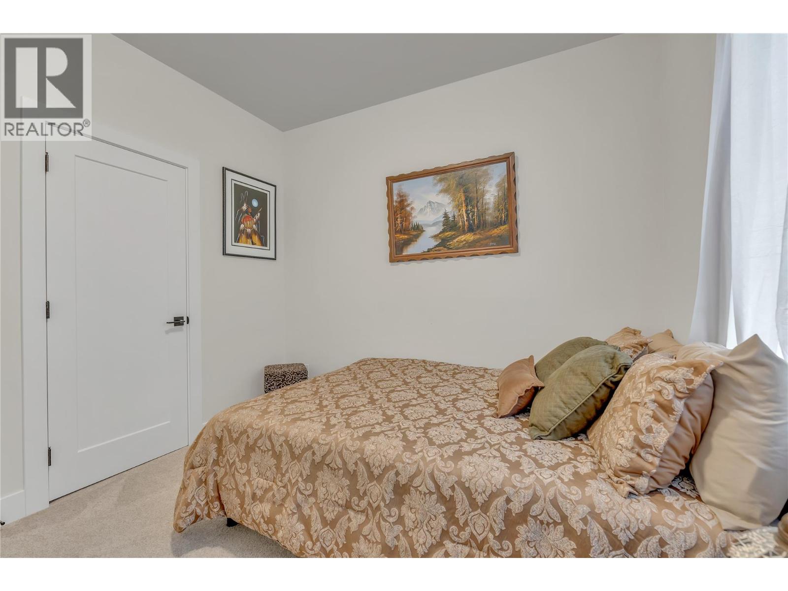  386 Chardonnay Avenue, Oliver