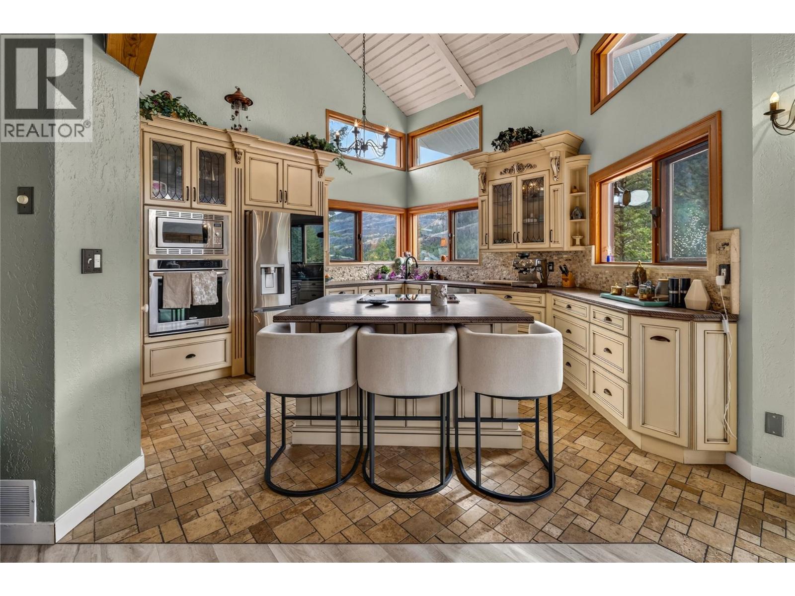 758 McMurray Road - Image 4