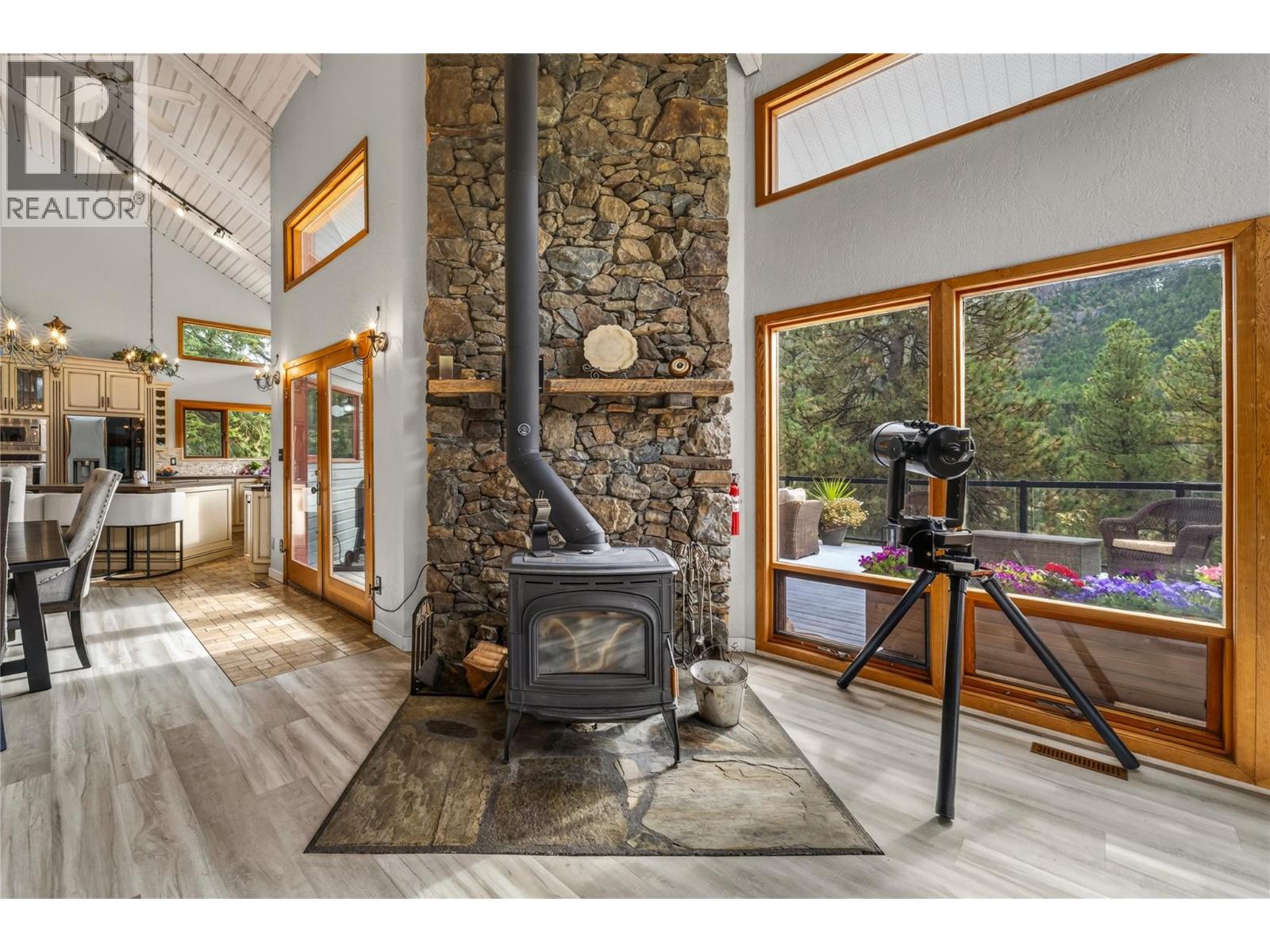 758 McMurray Road - 12