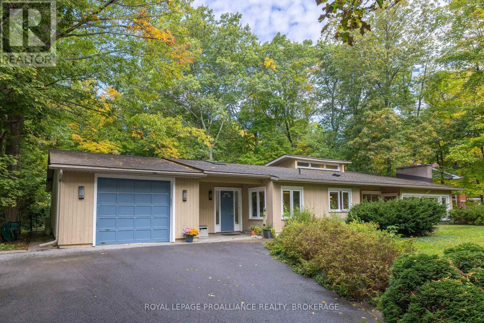 27 RIVERSIDE DRIVE, Kingston