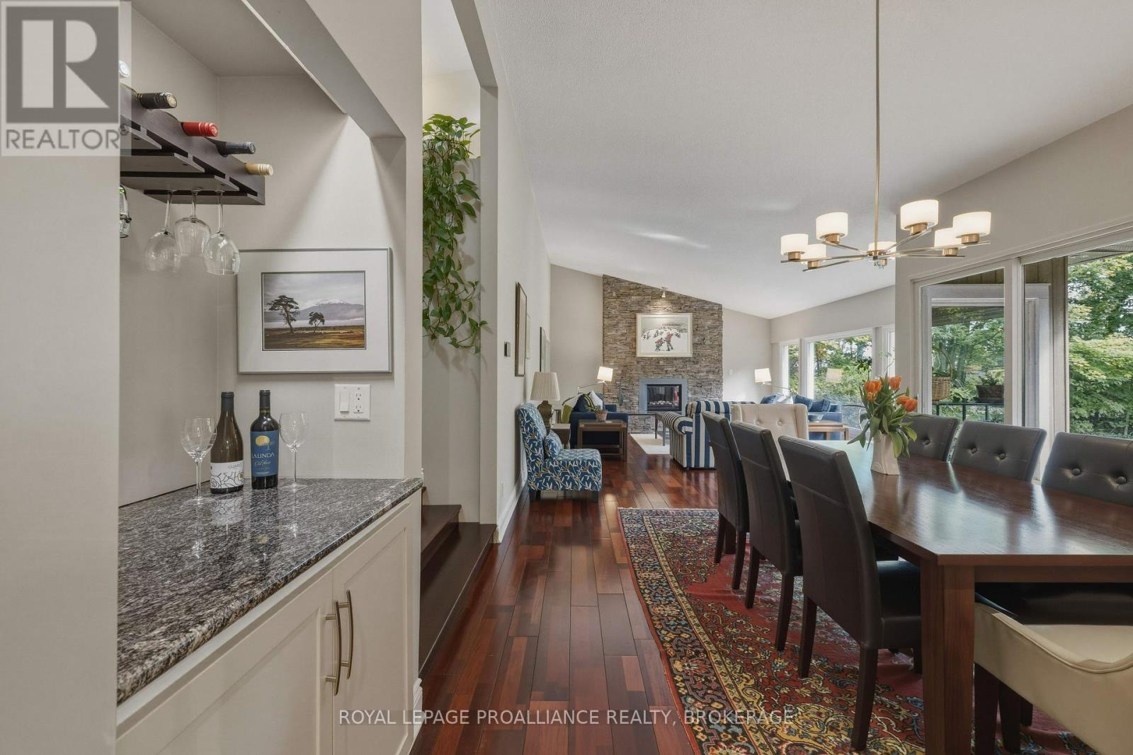 27 RIVERSIDE DRIVE - 13