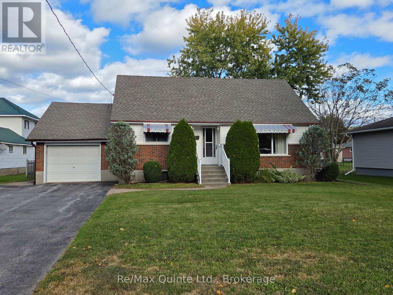 507 Metcalf Street, Tweed), ON photo 1