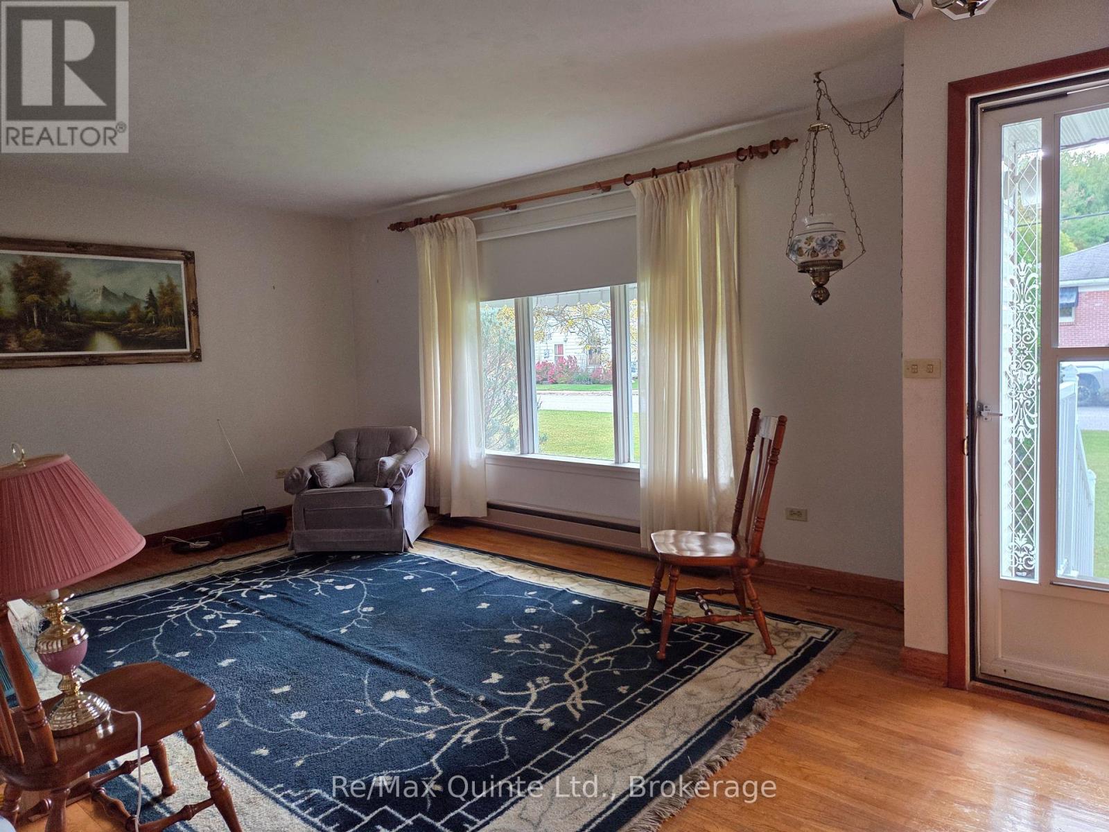 507 Metcalf Street, Tweed), ON photo 3