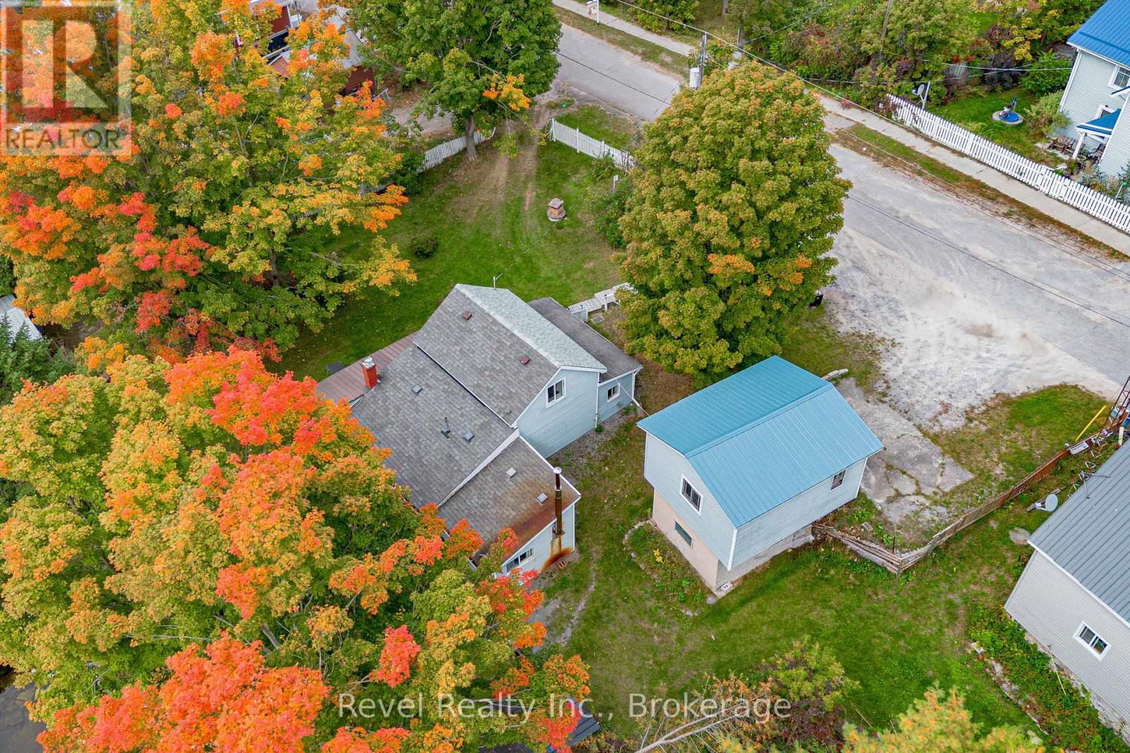 14 RICHMOND STREET E - 3