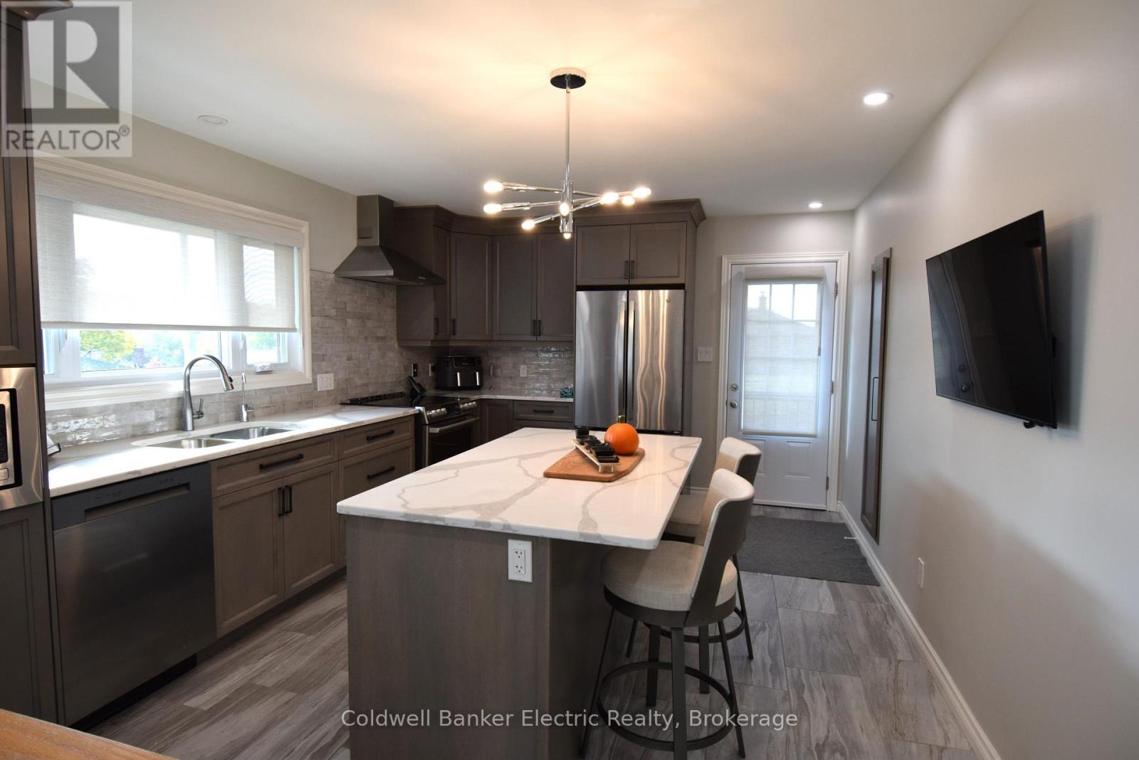 282 Gifford Drive, Douro-Dummer, ON photo 4