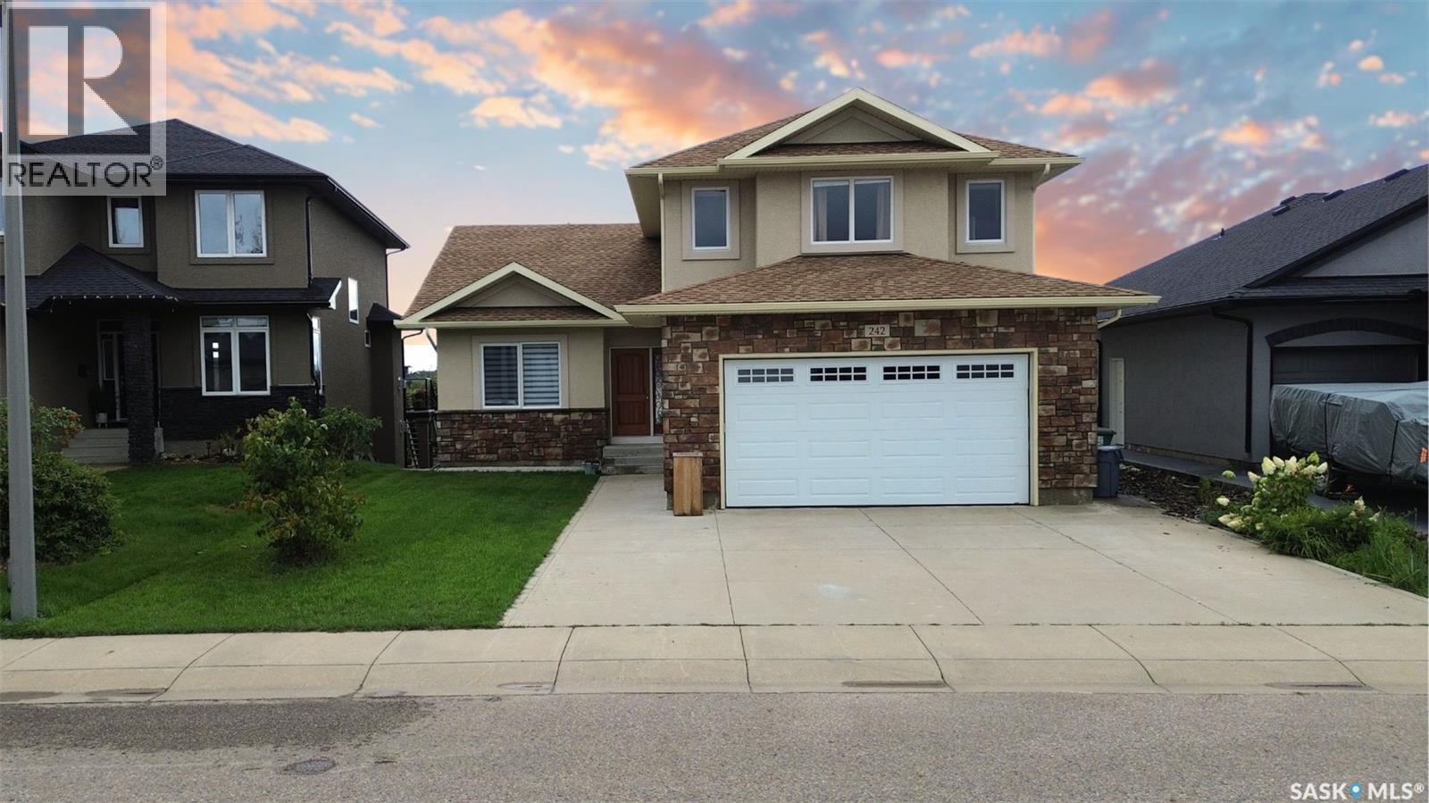 242 Whalley CRESCENT - 1
