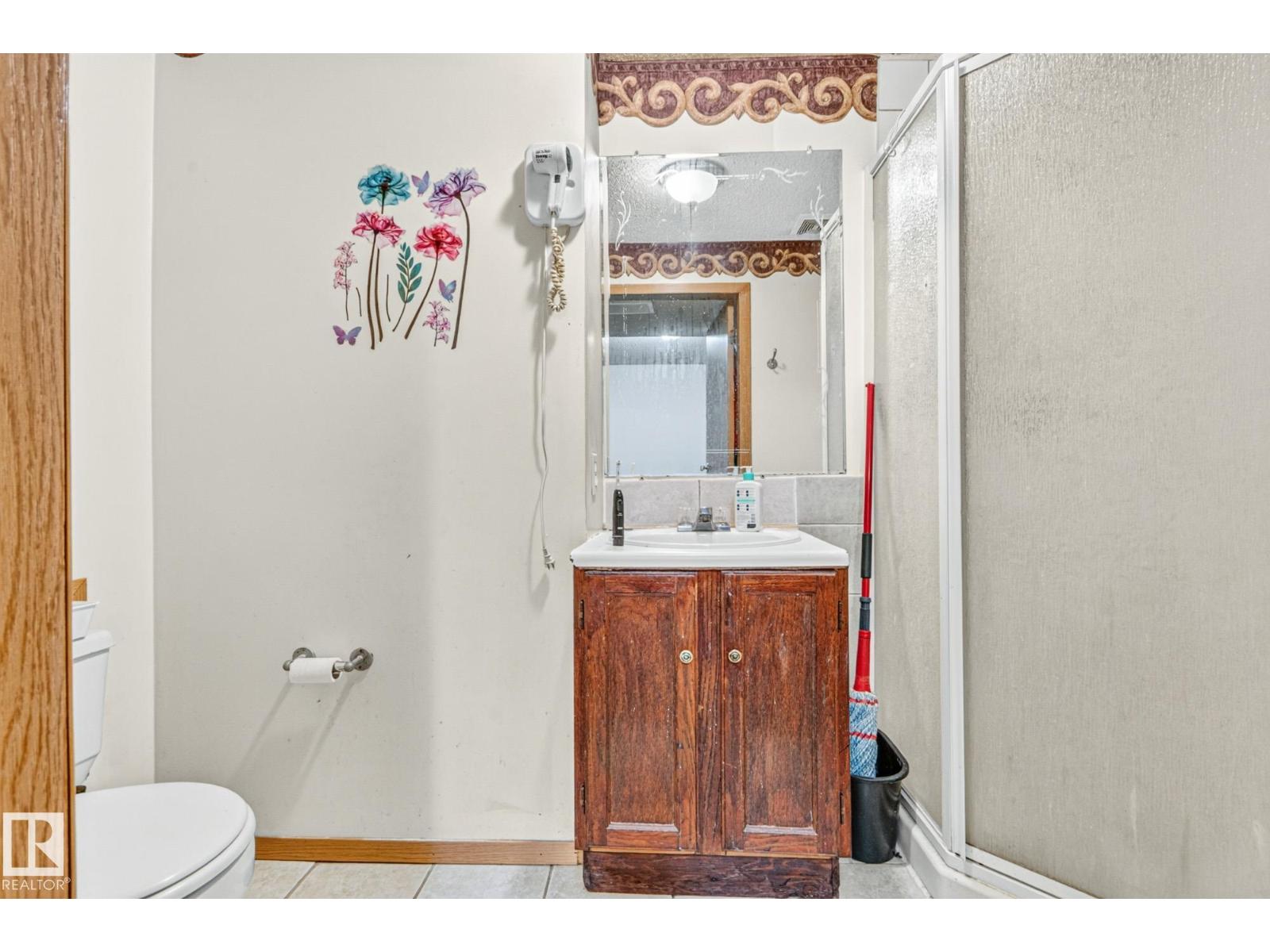 11 Howson Crescent NW, photo 50