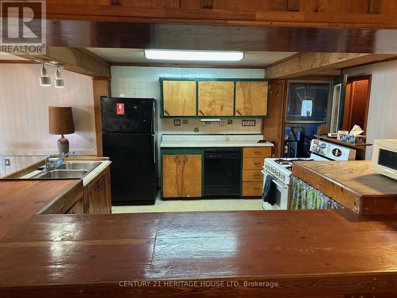 3393 WANEETA DRIVE - 9