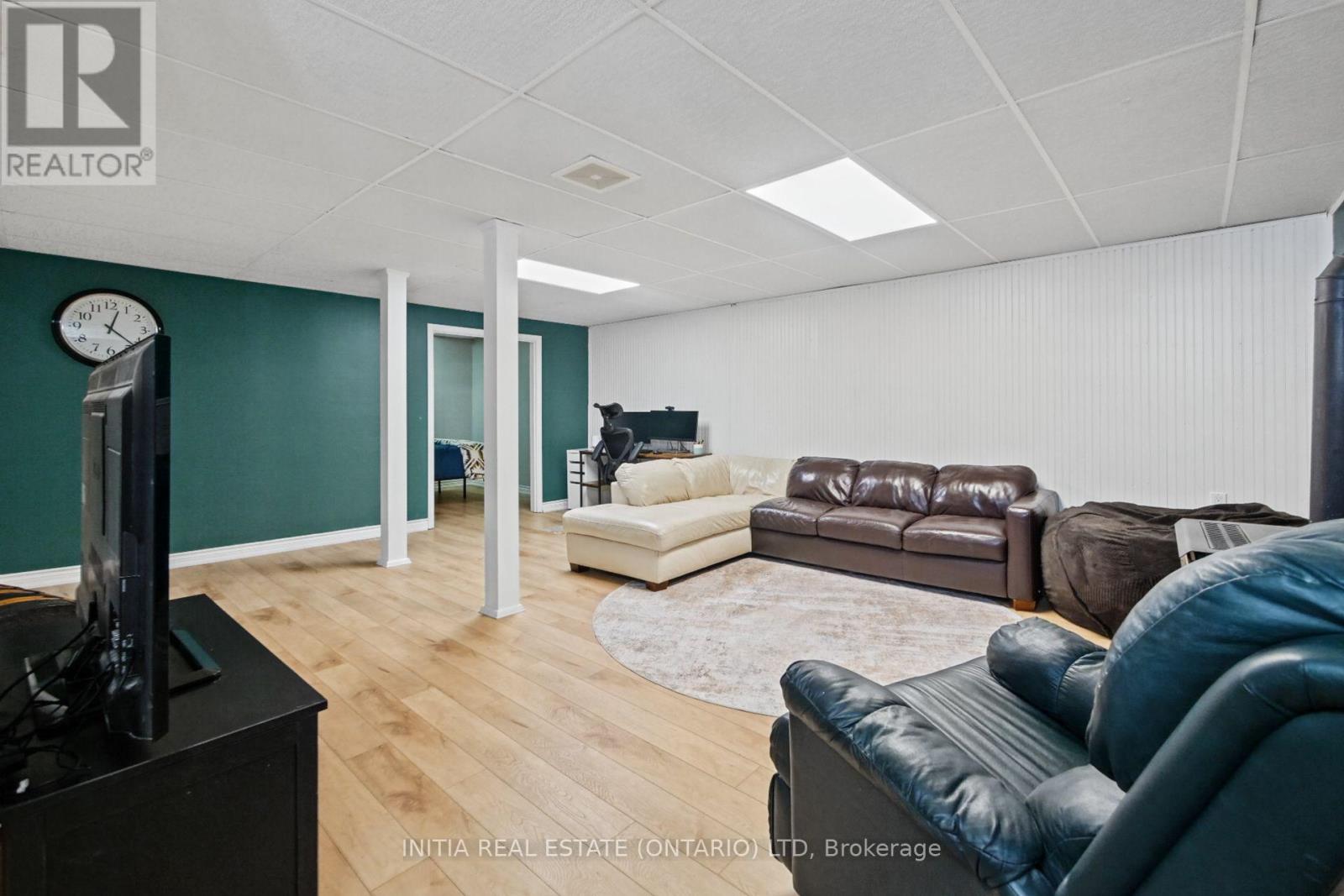 10 HANDORF DRIVE - Image 16