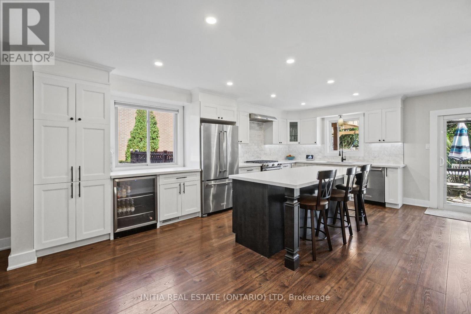 10 HANDORF DRIVE - 5