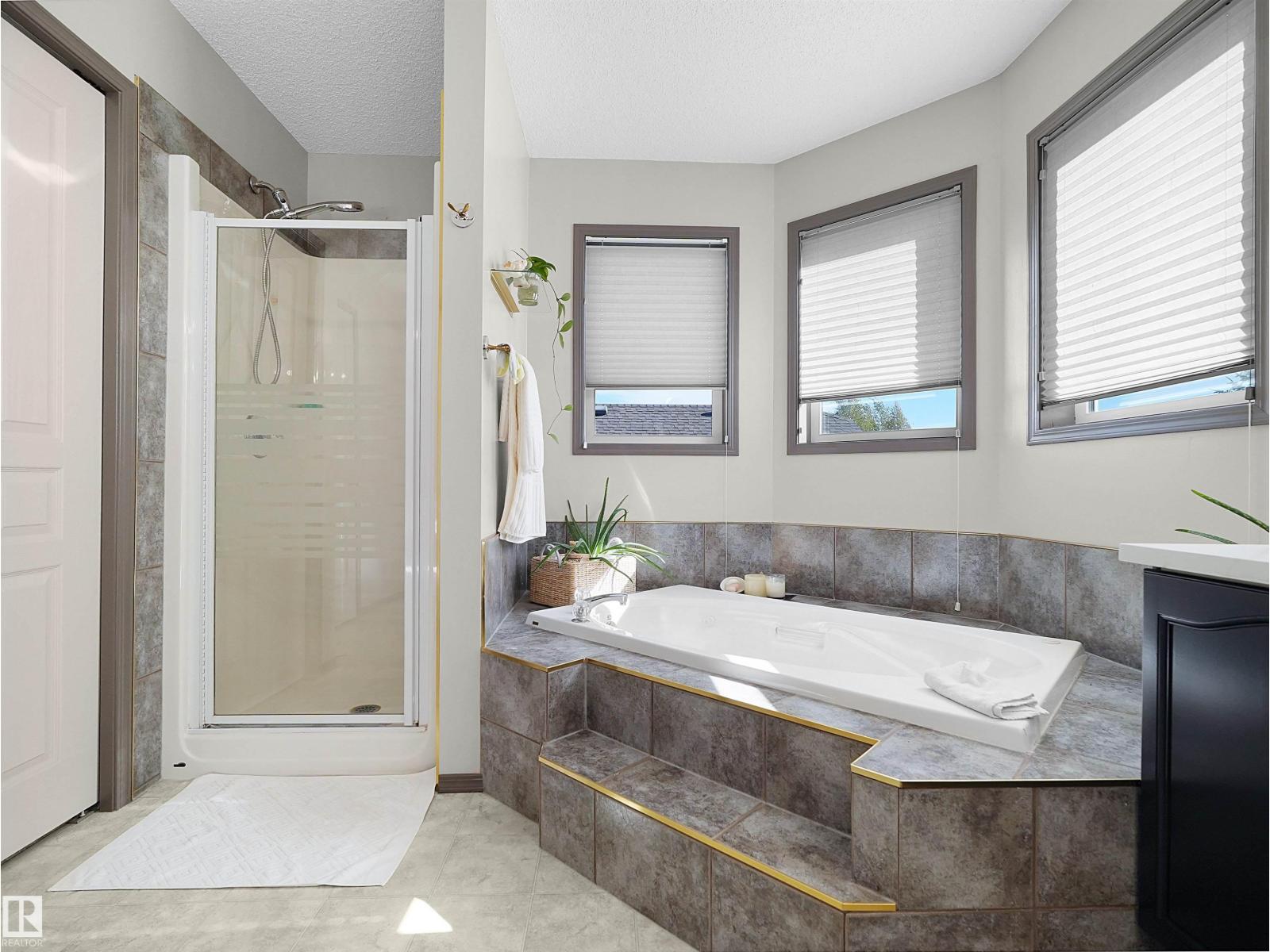 1025 GRAHAM CT NW - 34