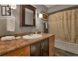 558 Alder St, Campbell River, BC V9W2P1 Photo 13