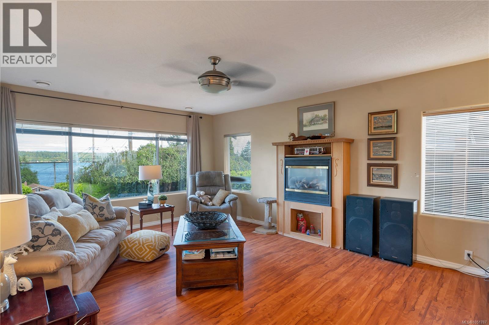 558 Alder St - 8