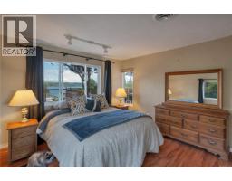 558 Alder St, Campbell River, BC V9W2P1 Photo 15