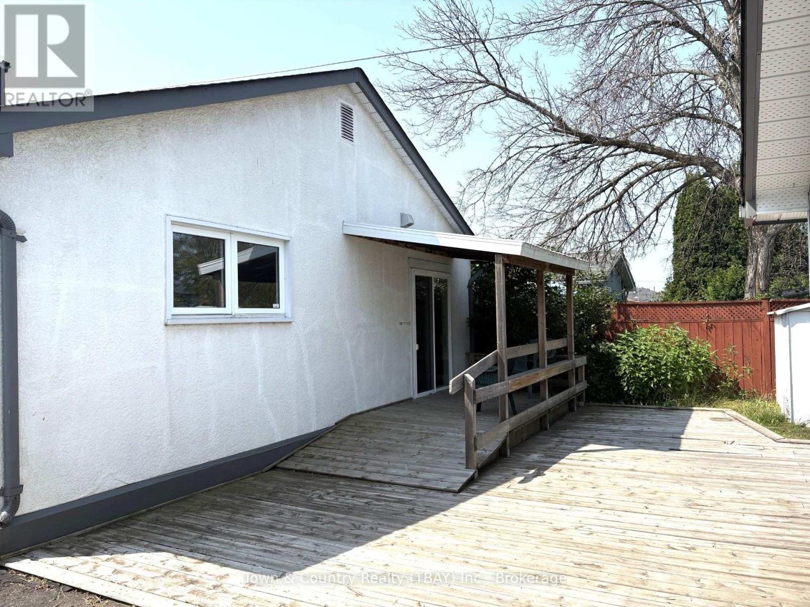 1213 Mary Street W — photo 11