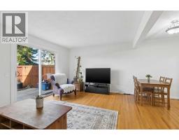 8, 330 Canterbury Drive SW - photo 8
