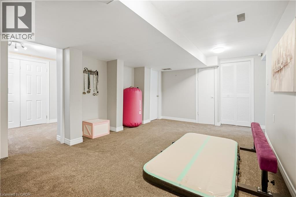 42 Sanderson Street — photo 29