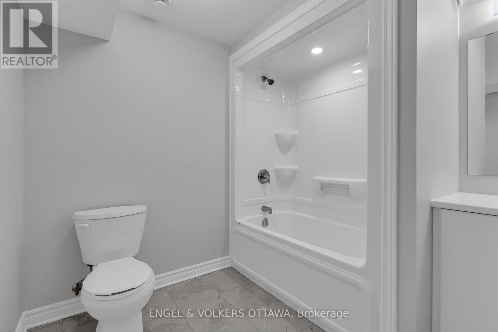 102 Seabert Drive — photo 22